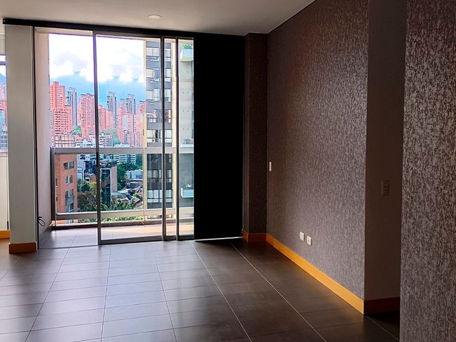 Apartamento de 2 alcobas en arriendo en El Poblado, Medellín, 100 m² · foto 3 de 12