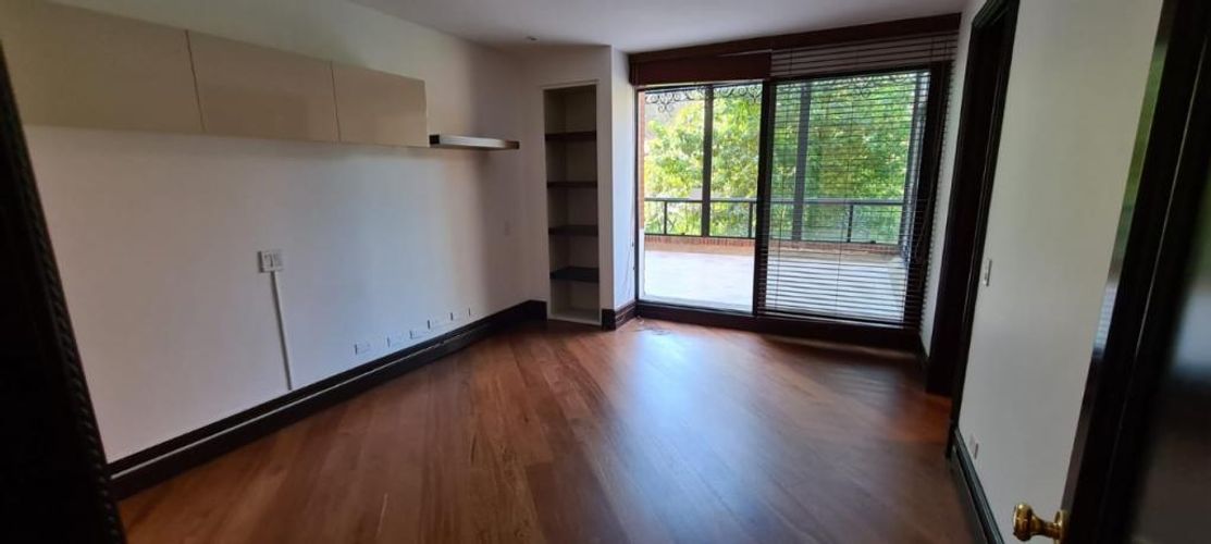 Apartamento de 4 alcobas en venta en Bosque De Pinos, Bogotá, 428 m² · foto 12 de 20