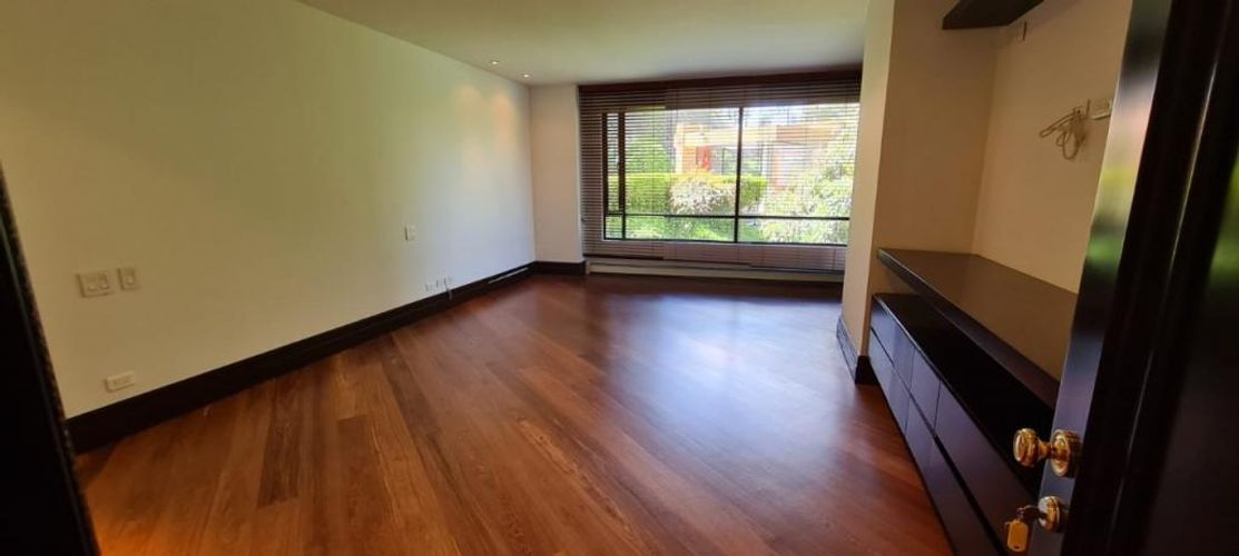 Apartamento de 4 alcobas en venta en Bosque De Pinos, Bogotá, 428 m² · foto 17 de 20