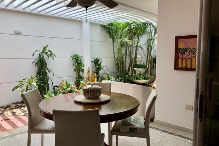 Casa de 4 alcobas en venta en Altos De Riomar, Barranquilla, 375 m² · foto 5 de 16