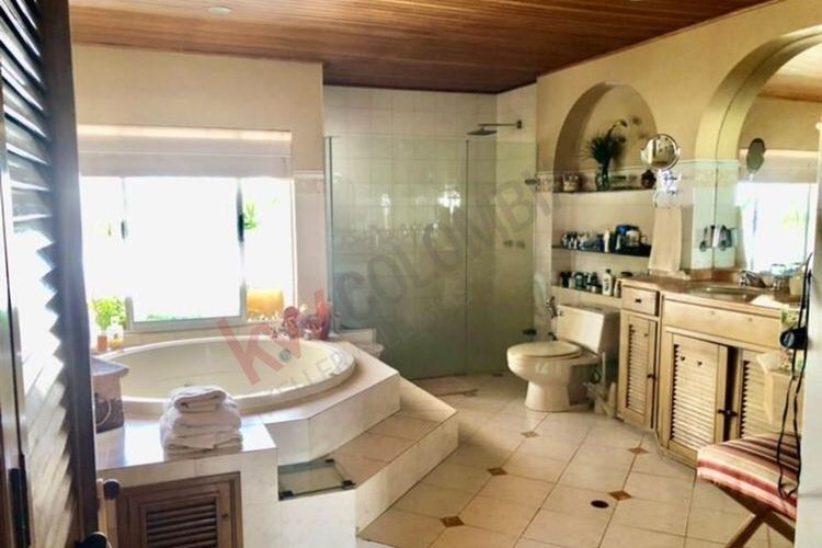 Casa de 4 alcobas en venta en Altos De Riomar, Barranquilla, 375 m² · foto 6 de 16