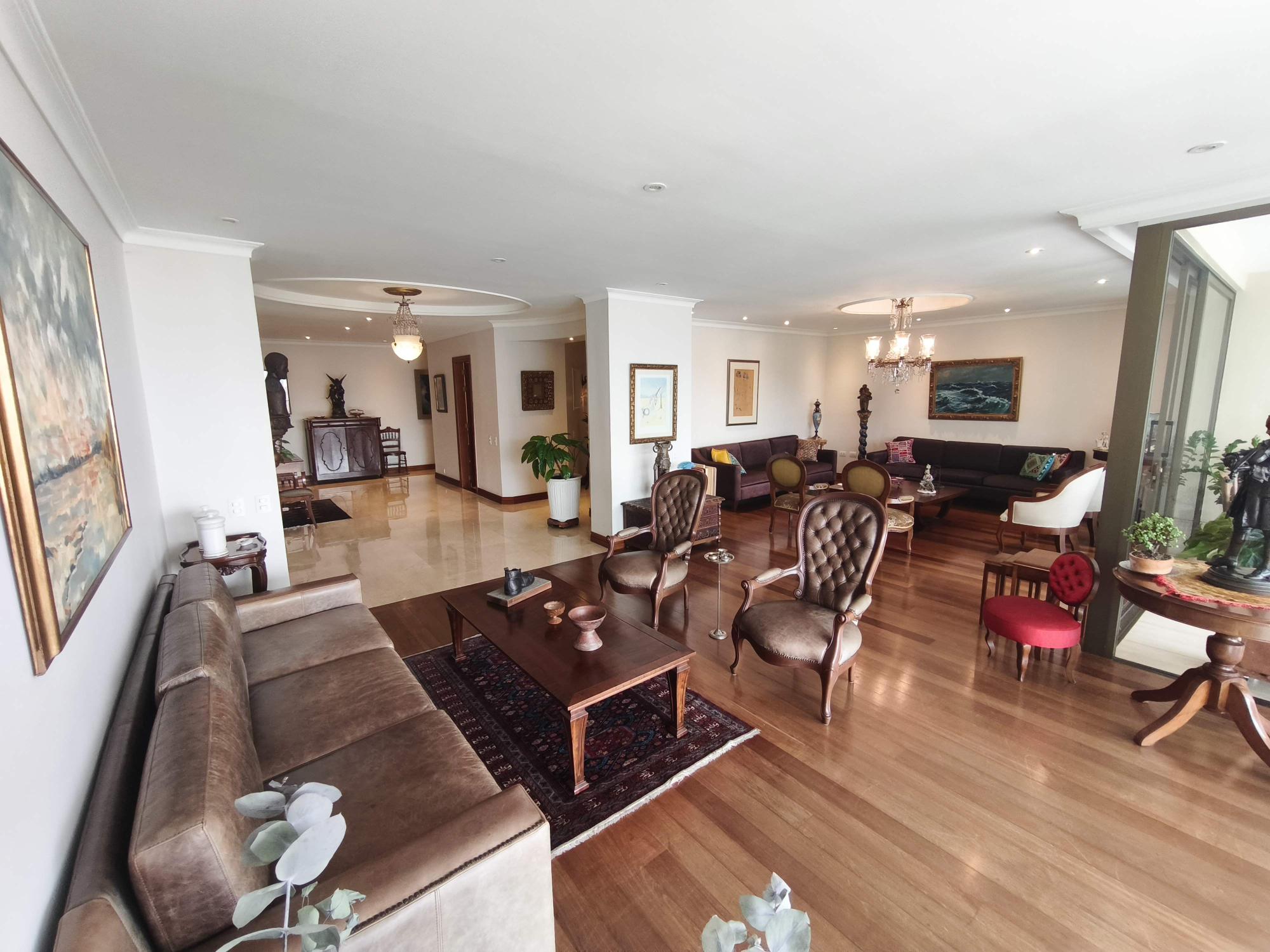 Apartamento en venta en El Poblado, Medellín · foto 4 de 23