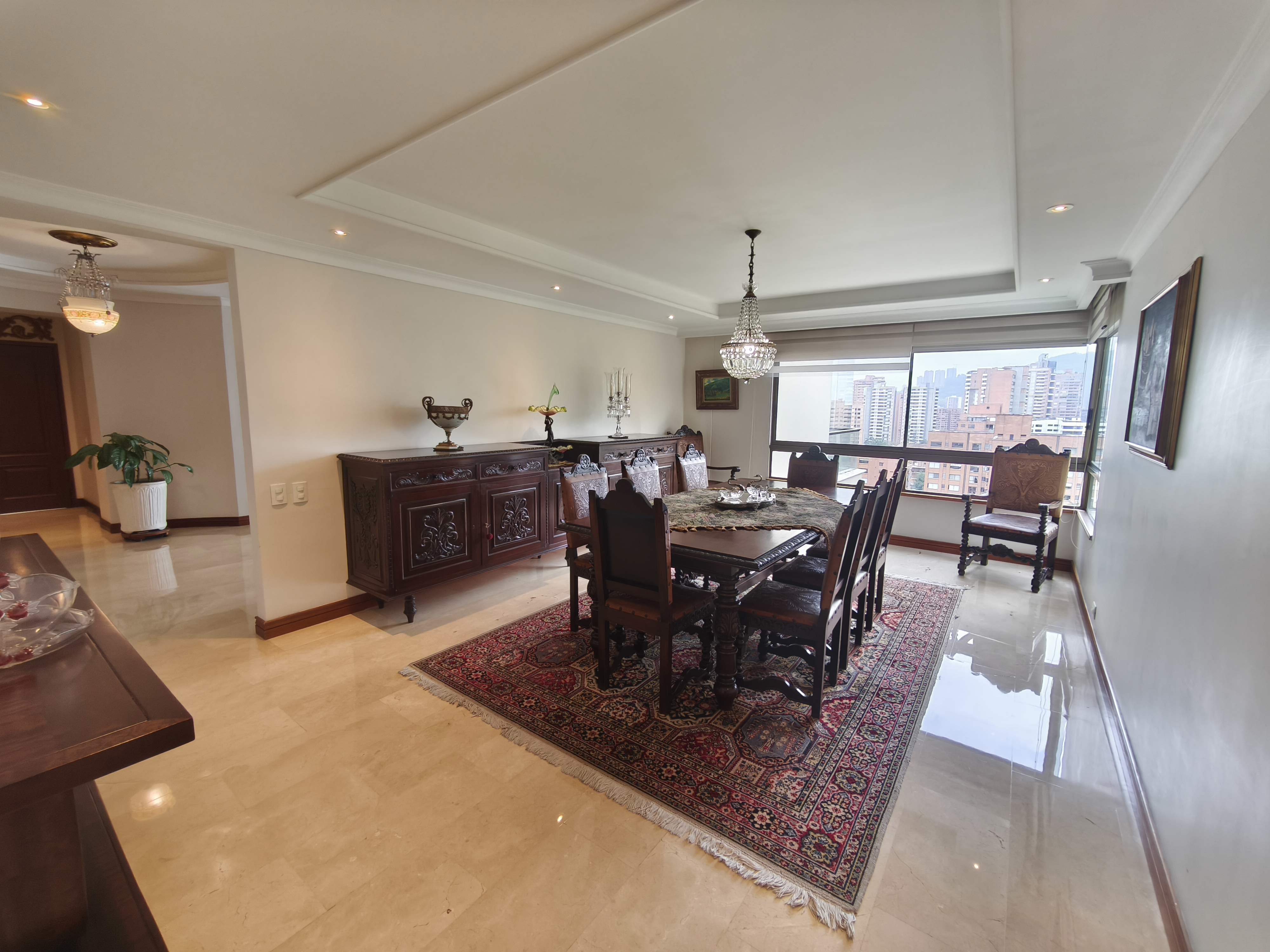 Apartamento en venta en El Poblado, Medellín · foto 6 de 23