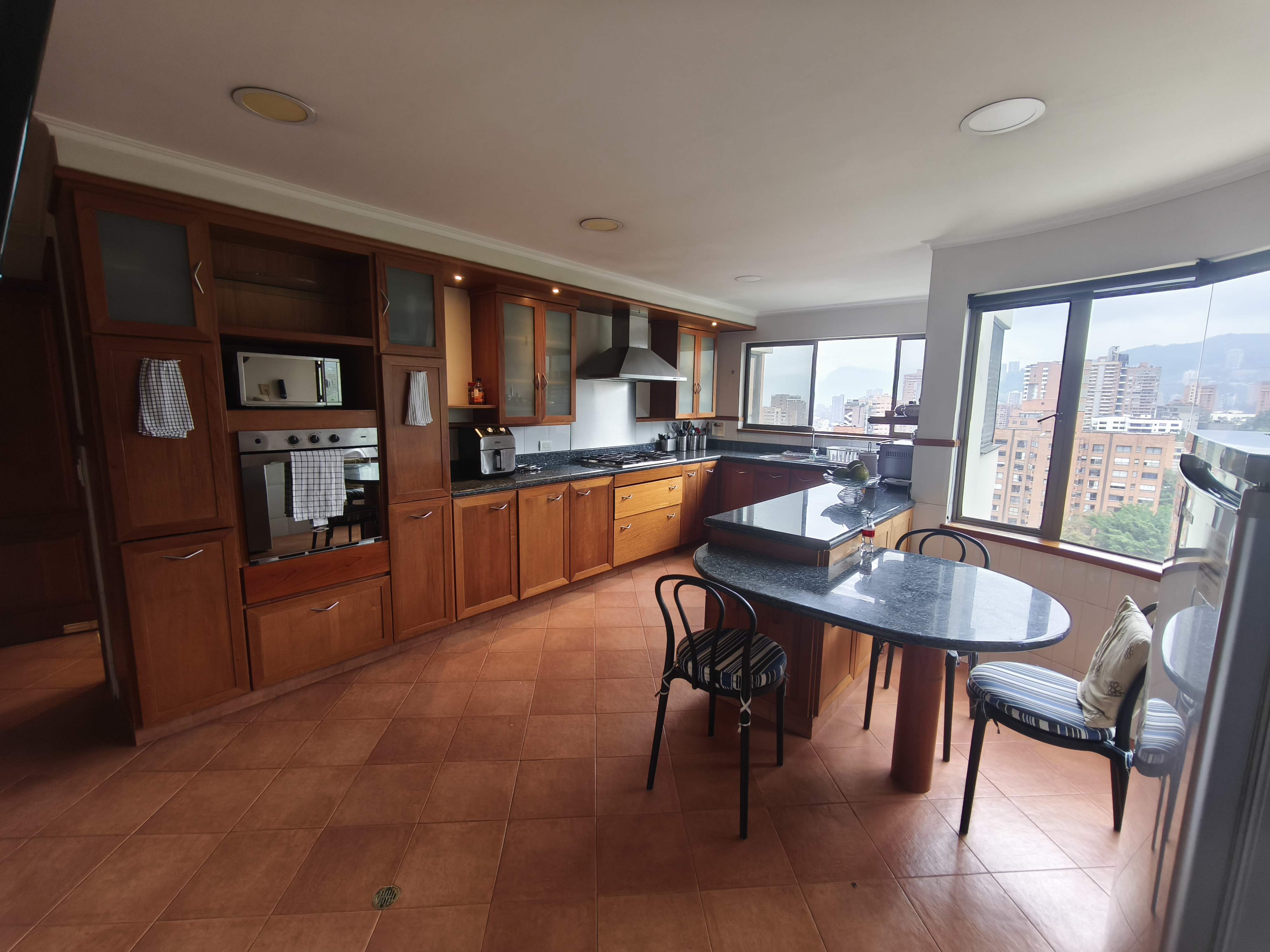 Apartamento en venta en El Poblado, Medellín · foto 11 de 23