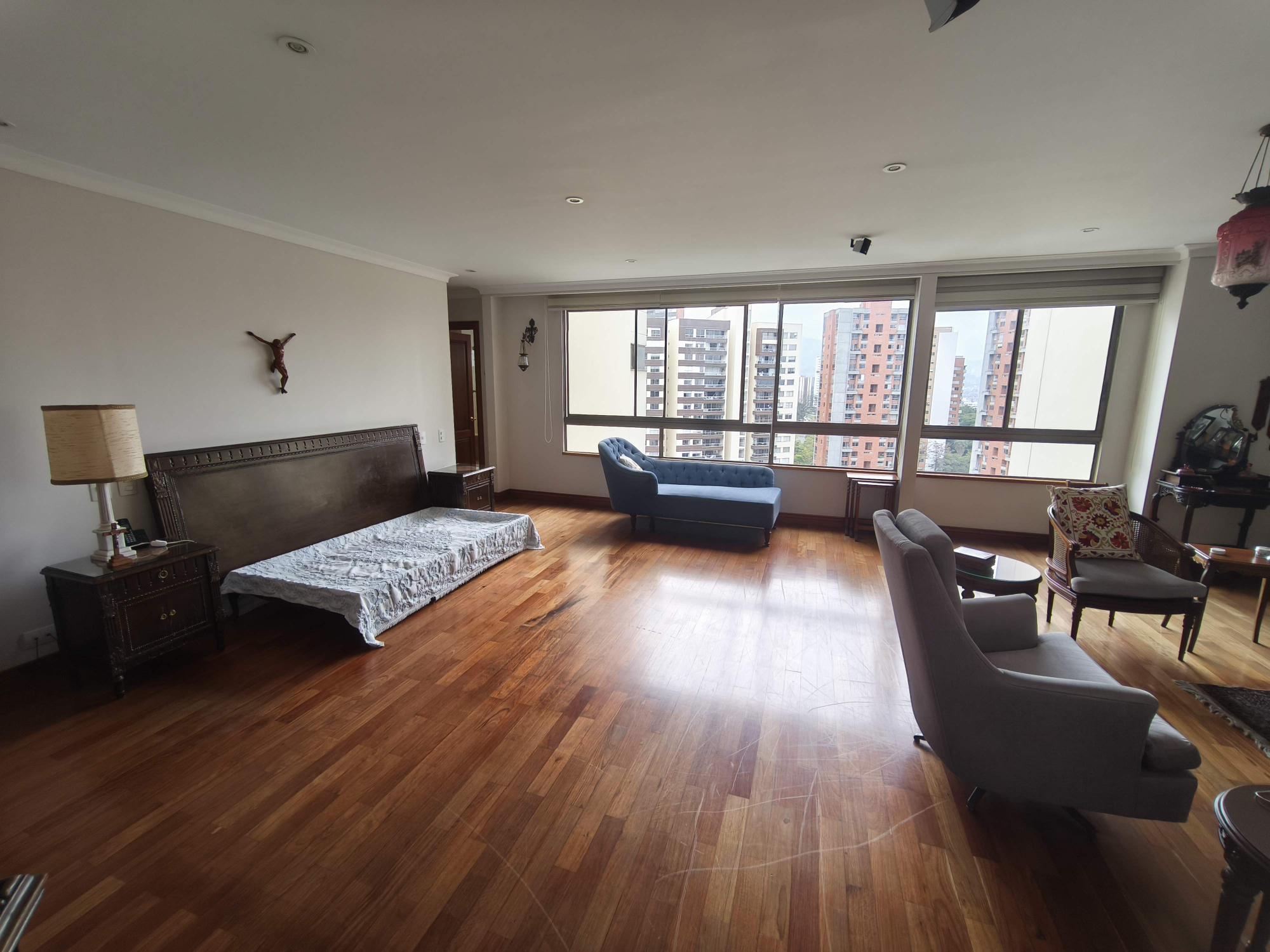 Apartamento en venta en El Poblado, Medellín · foto 14 de 23