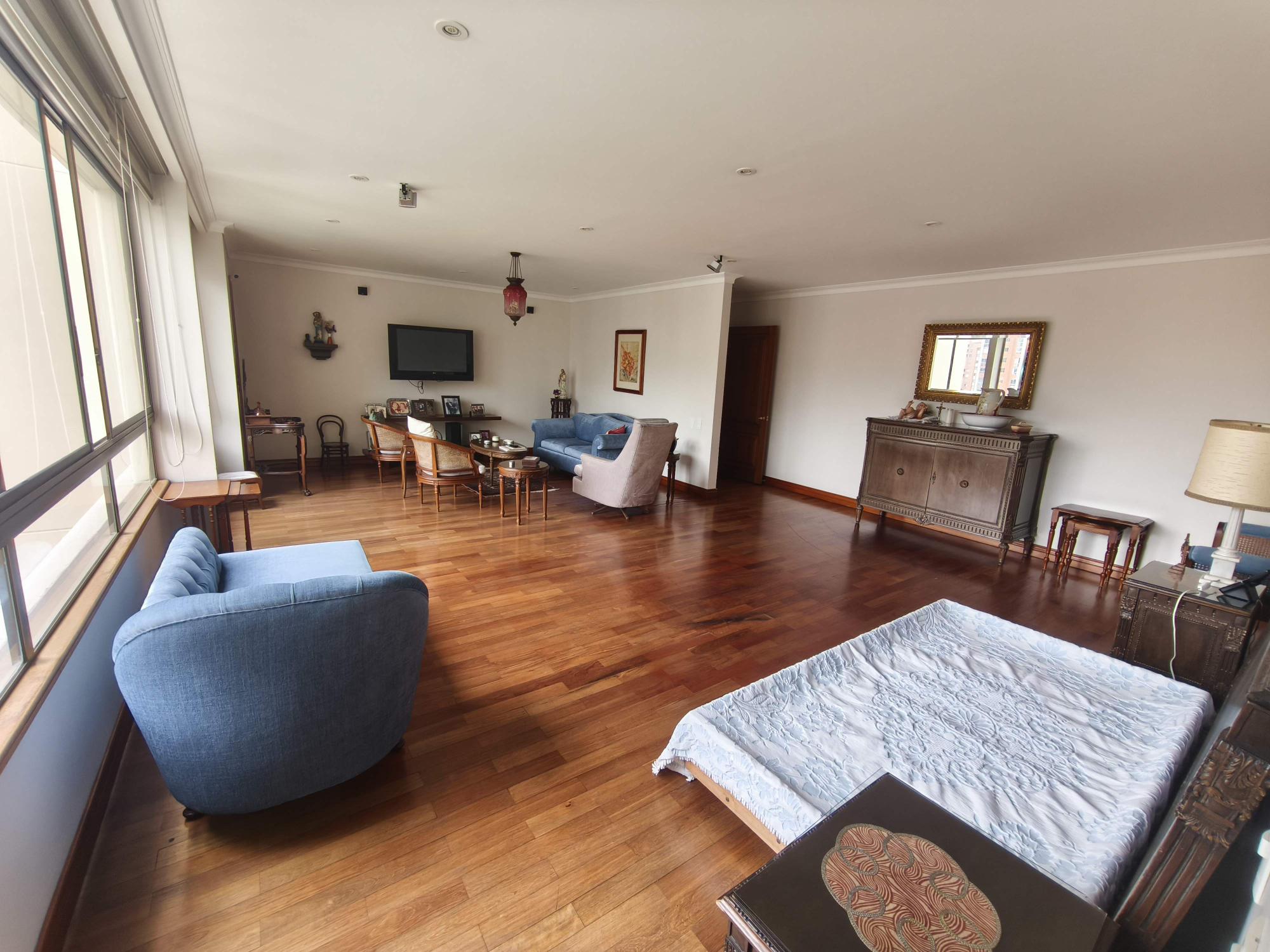Apartamento en venta en El Poblado, Medellín · foto 15 de 23