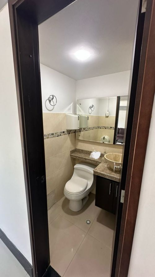 Oficina en venta en Pinares, Pereira, 338 m² · foto 6 de 18