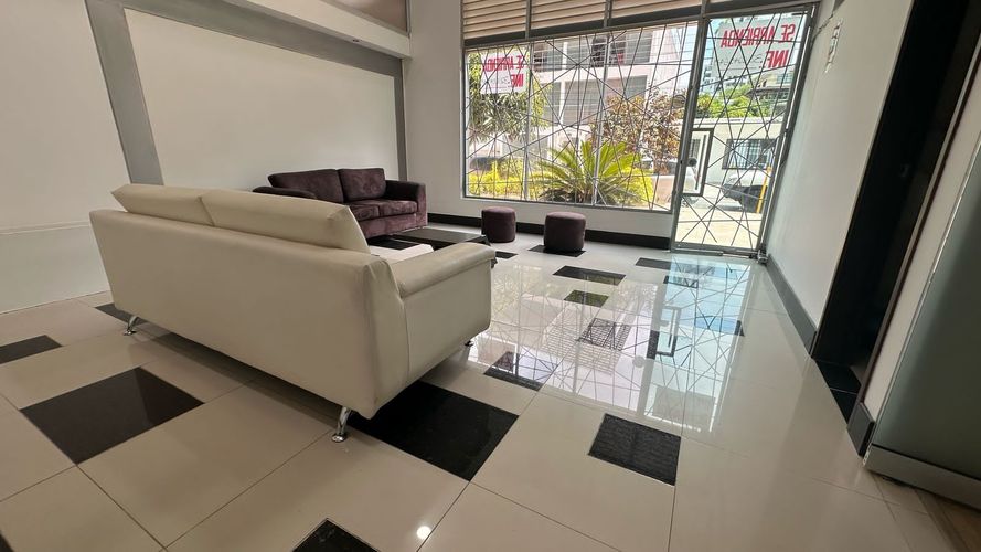 Oficina en venta en Pinares, Pereira, 338 m² · foto 17 de 18