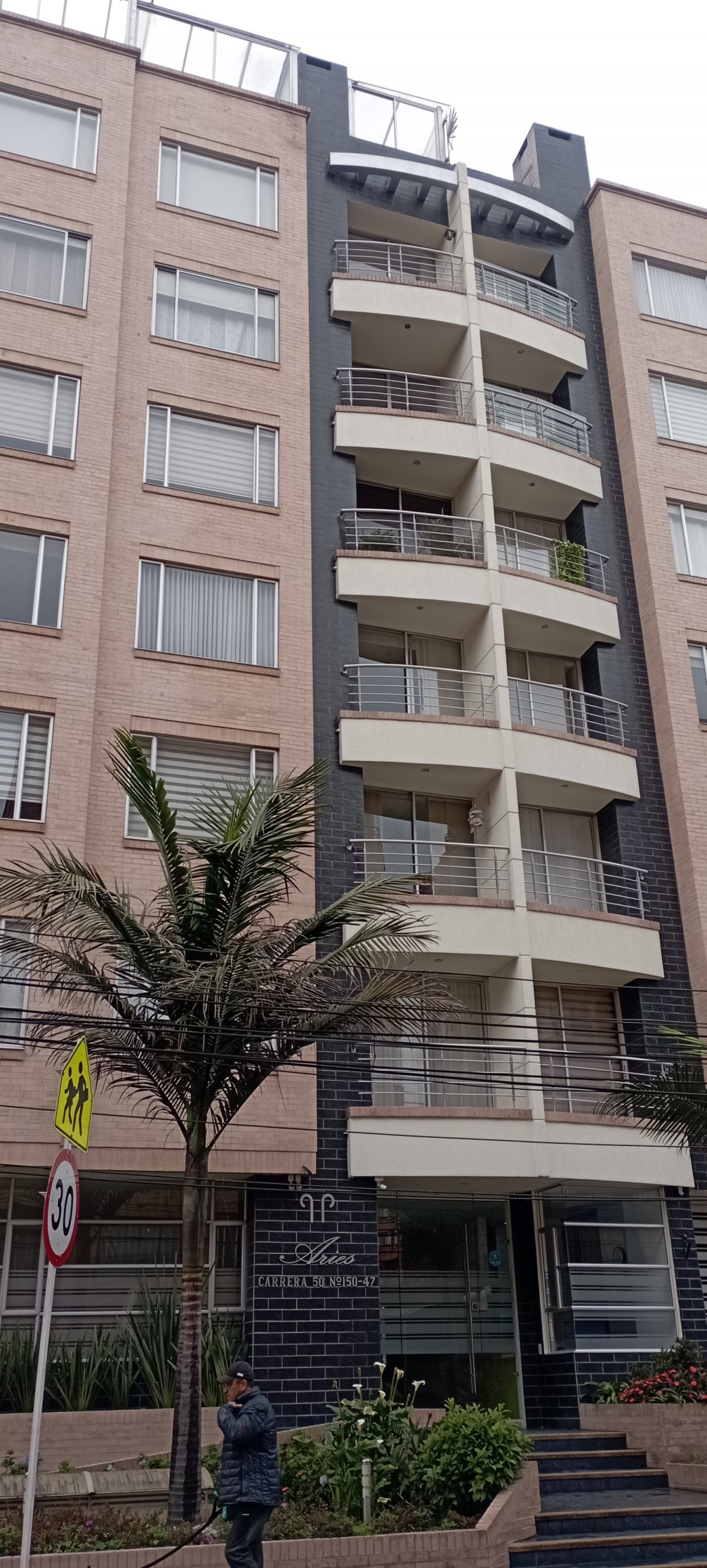 Apartamento en venta en Engativá, Bogotá · foto 2 de 24