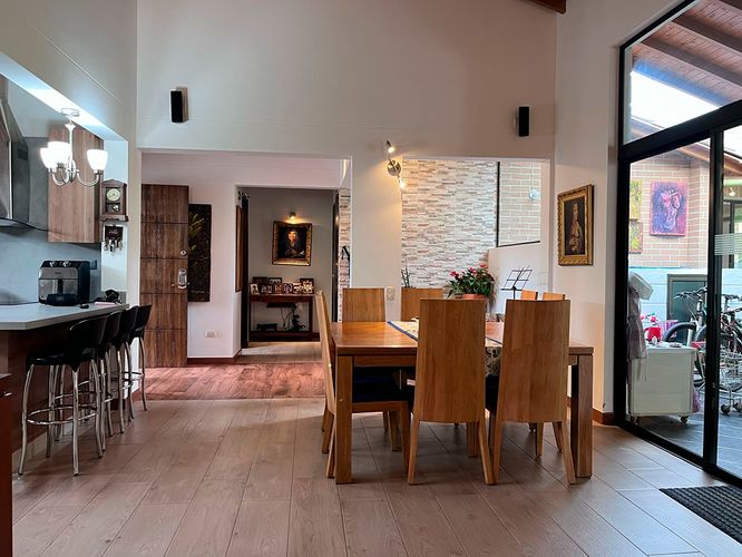 Casa de 3 alcobas en venta en Santa Elena, El Retiro, 306 m² · foto 6 de 20