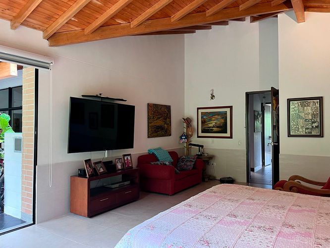 Casa de 3 alcobas en venta en Santa Elena, El Retiro, 306 m² · foto 13 de 20