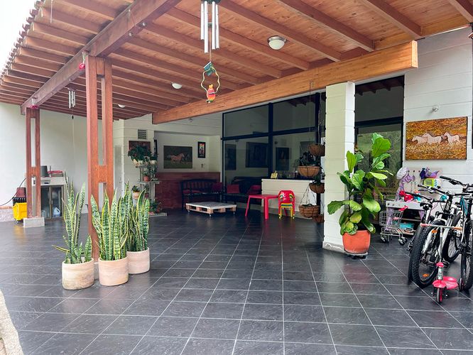 Casa de 3 alcobas en venta en Santa Elena, El Retiro, 306 m² · foto 19 de 20