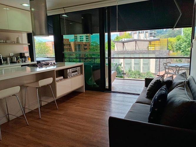 Apartamento de 2 alcobas en venta en El Poblado, Medellín, 91 m² · foto 4 de 13
