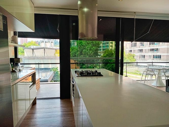 Apartamento de 2 alcobas en venta en El Poblado, Medellín, 91 m² · foto 5 de 13