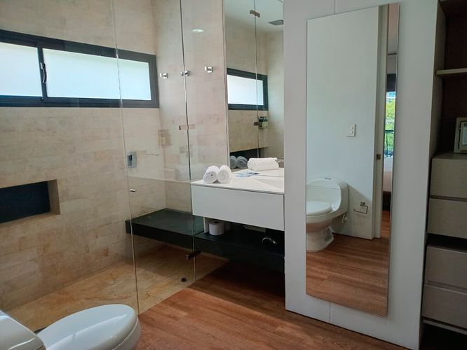 Apartamento de 2 alcobas en venta en El Poblado, Medellín, 91 m² · foto 11 de 13