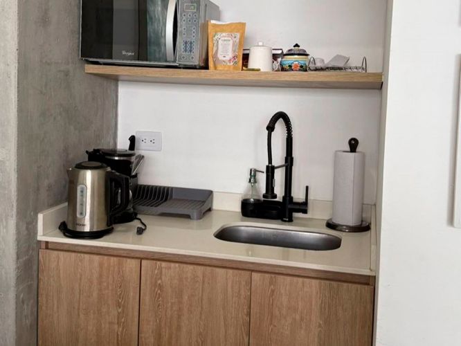Oficina en arriendo en El Poblado, Medellín, 33 m² · foto 7 de 8