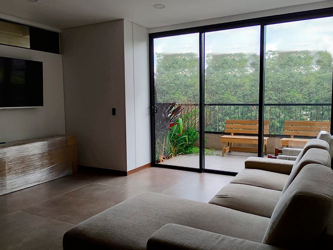Apartamento de 2 alcobas en arriendo en El Poblado, Medellín, 100 m² · foto 2 de 15