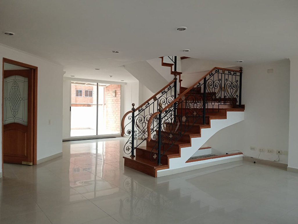 Apartamento en arriendo en Laureles, Medellín · foto 2 de 20