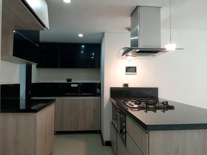 Apartamento de 3 alcobas en arriendo en Laureles, Medellín, 139 m² · foto 4 de 19