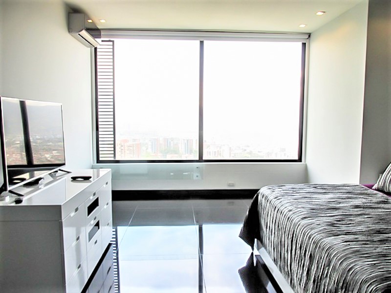 Apartamento en arriendo en El Poblado, Medellín · foto 4 de 15
