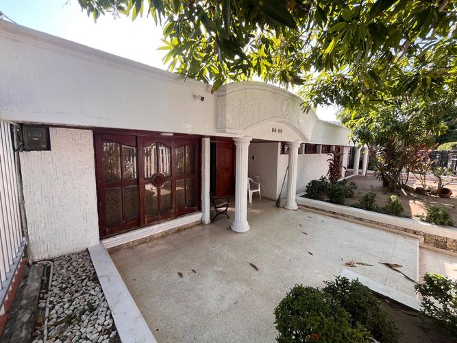 Casa de 5 alcobas en venta en Riomar, Barranquilla, 520 m² · foto 2 de 24