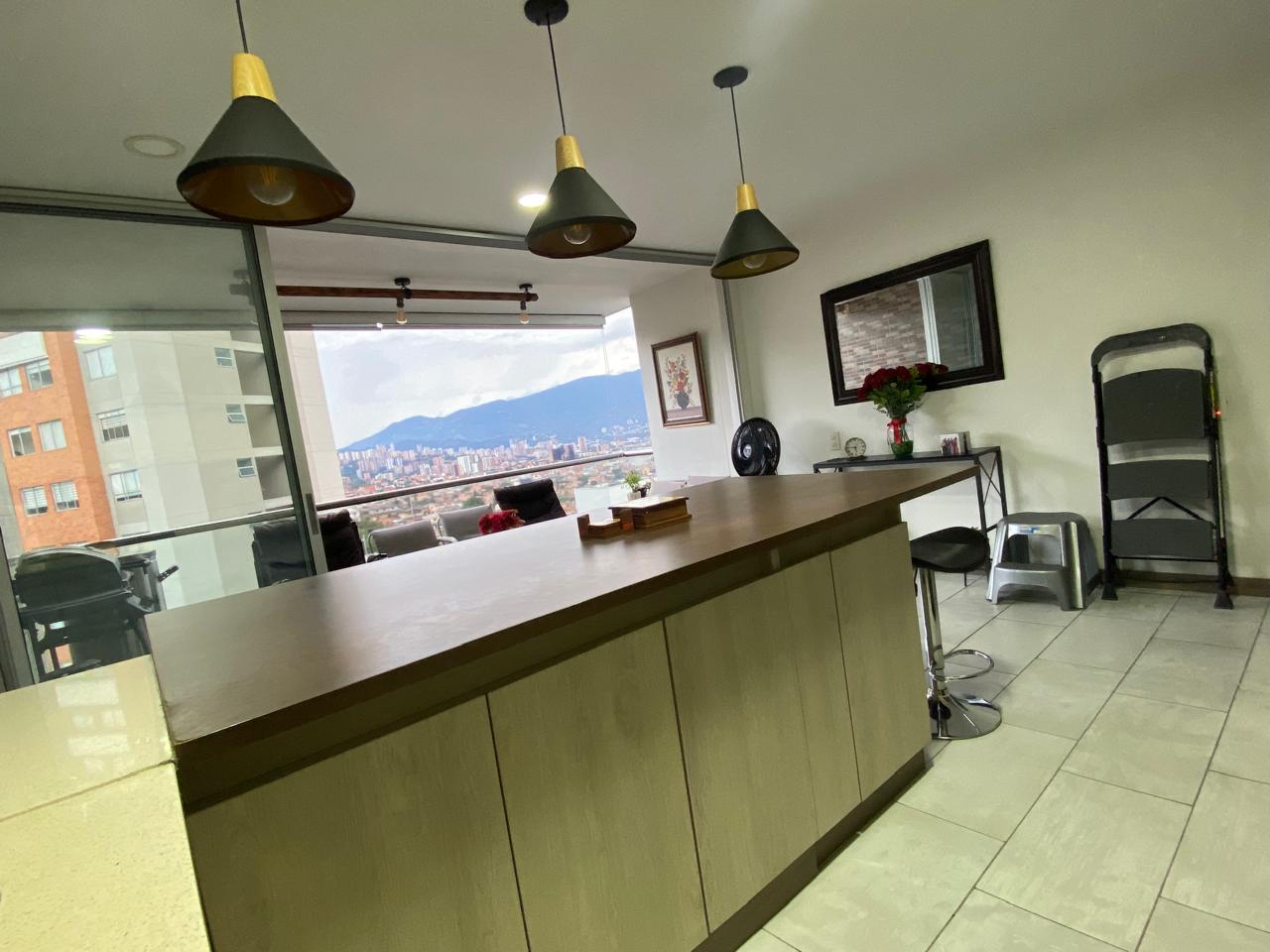 Apartamento en venta en Loma Benedictinos, Medellín · foto 3 de 9