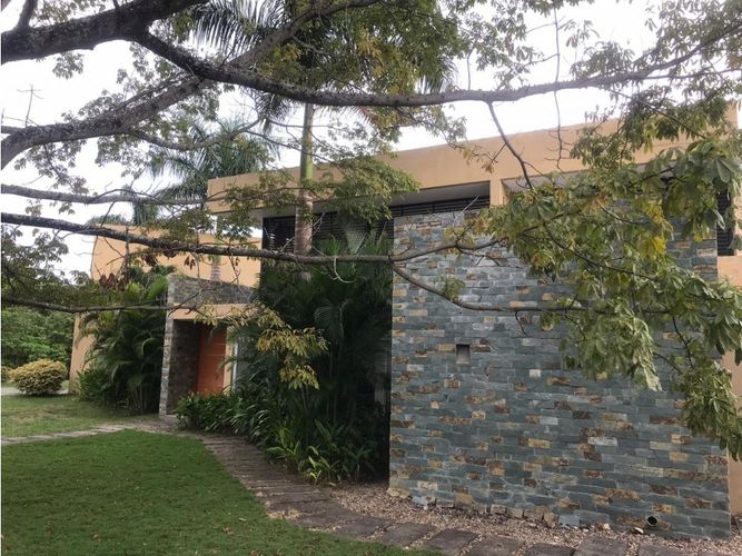 Casa de 4 alcobas en venta en Piamonte, Girardot, 516 m² · foto 23 de 24