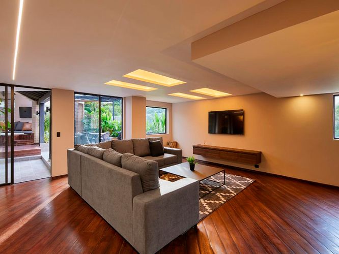 Apartamento de 2 alcobas en venta en El Poblado, Medellín, 285 m² · foto 3 de 20