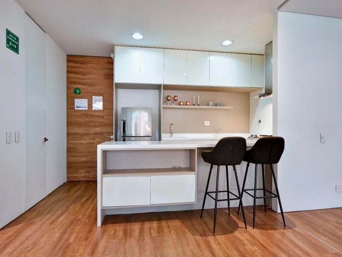 Apartamento de 2 alcobas en venta en El Poblado, Medellín, 84 m² · foto 2 de 15