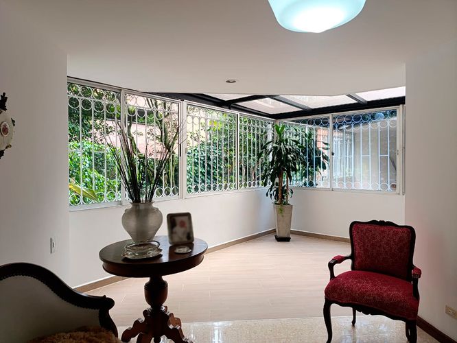 Apartamento de 2 alcobas en venta en El Poblado, Medellín, 93 m² · foto 3 de 20