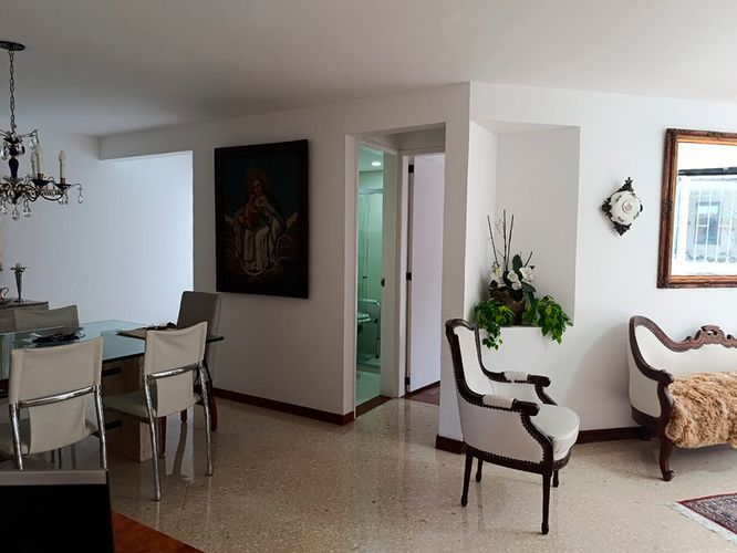 Apartamento de 2 alcobas en venta en El Poblado, Medellín, 93 m² · foto 7 de 20
