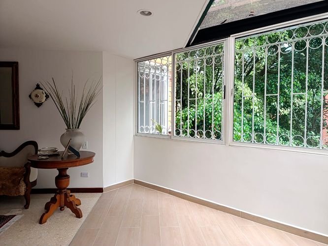 Apartamento de 2 alcobas en venta en El Poblado, Medellín, 93 m² · foto 15 de 20