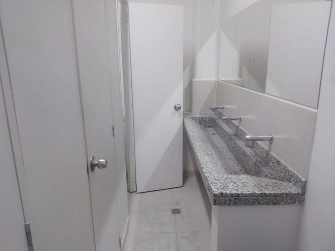 Bodega en arriendo en El Poblado, Medellín, 450 m² · foto 14 de 16