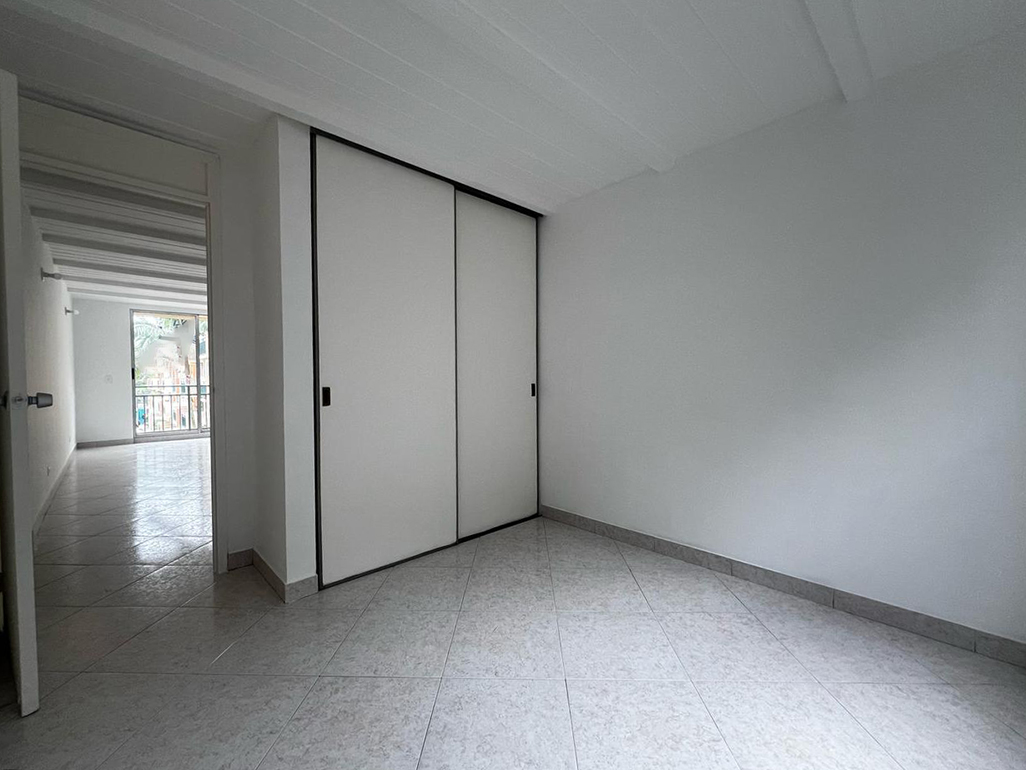 Apartamento en arriendo en Urbanizacion Milan Condominio Iv, Envigado · foto 3 de 14
