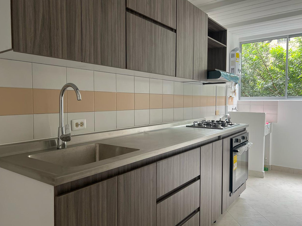 Apartamento en arriendo en Urbanizacion Milan Condominio Iv, Envigado · foto 6 de 14