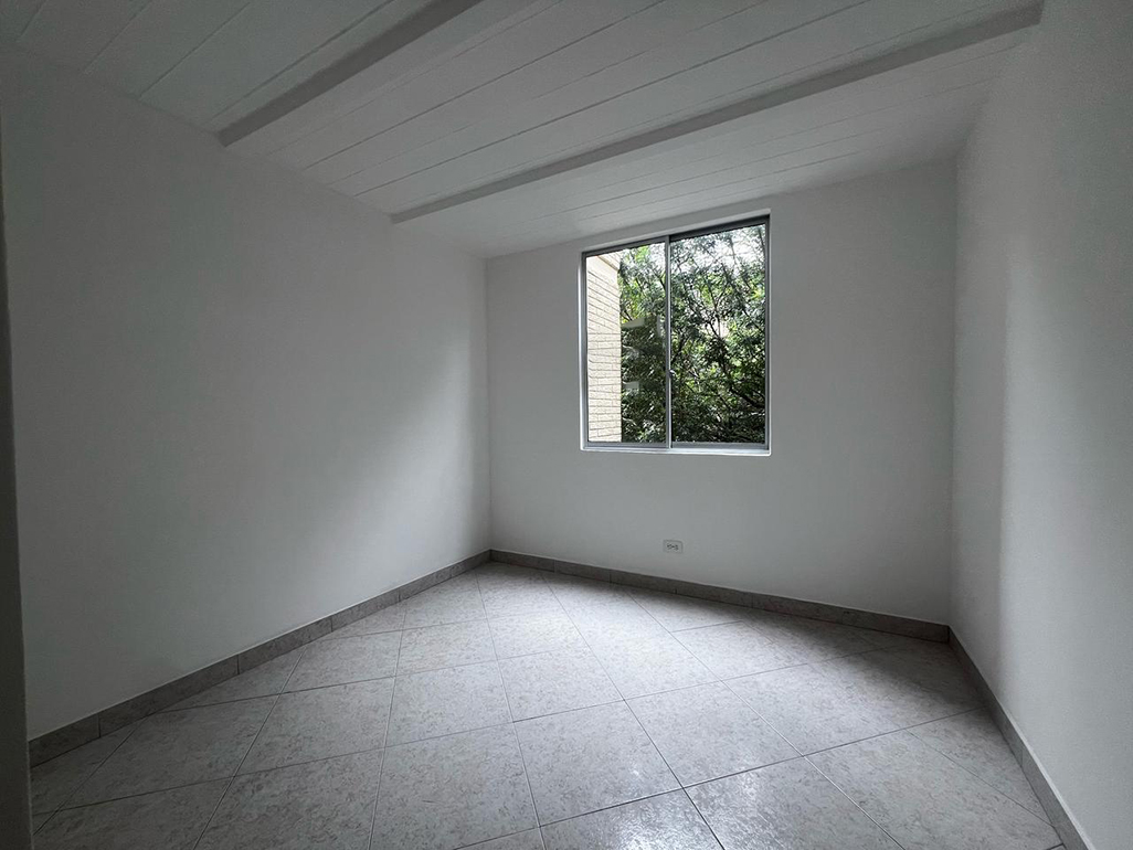 Apartamento en arriendo en Urbanizacion Milan Condominio Iv, Envigado · foto 9 de 14
