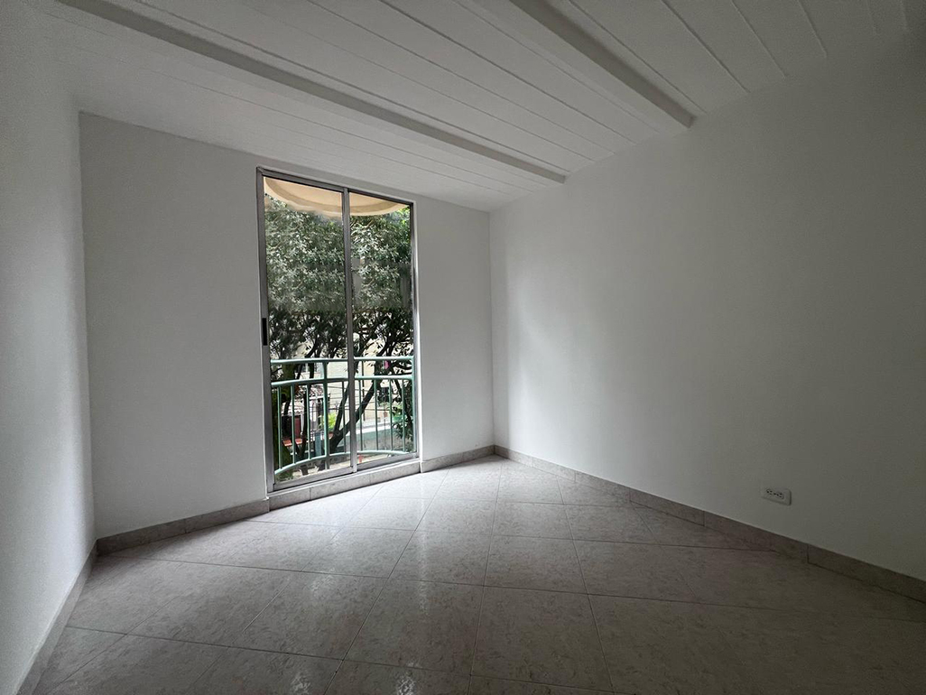 Apartamento en arriendo en Urbanizacion Milan Condominio Iv, Envigado · foto 12 de 14