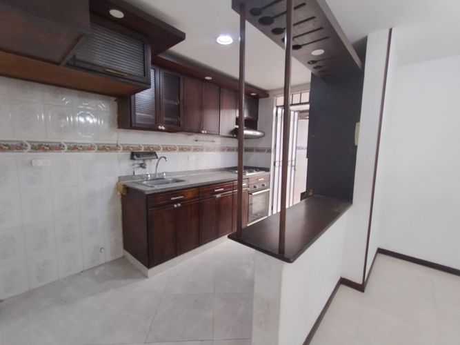 Casa de 5 alcobas en venta en El Castillo, Jamundí, 250 m² · foto 7 de 17