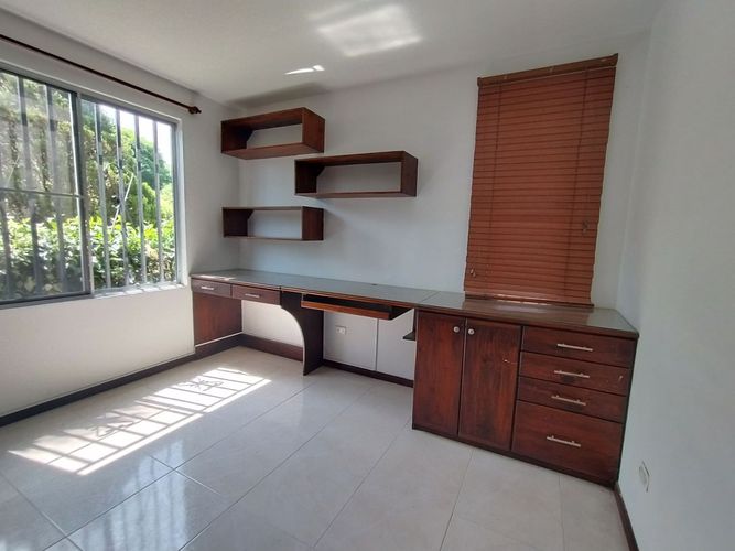 Casa de 5 alcobas en venta en El Castillo, Jamundí, 250 m² · foto 10 de 17