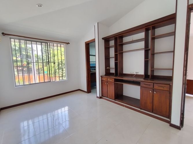 Casa de 5 alcobas en venta en El Castillo, Jamundí, 250 m² · foto 11 de 17