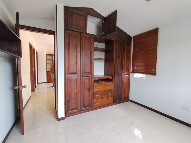 Casa de 5 alcobas en venta en El Castillo, Jamundí, 250 m² · foto 15 de 17