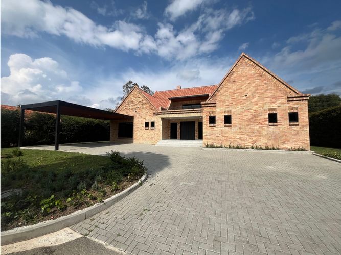 Casa en venta en Llano Grande, Rionegro, 430 m² · foto 1 de 13