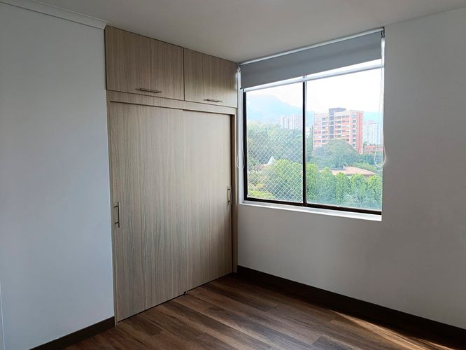 Apartamento de 3 alcobas en venta en El Poblado, Medellín, 133 m² · foto 8 de 17