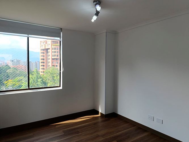 Apartamento de 3 alcobas en venta en El Poblado, Medellín, 133 m² · foto 10 de 17