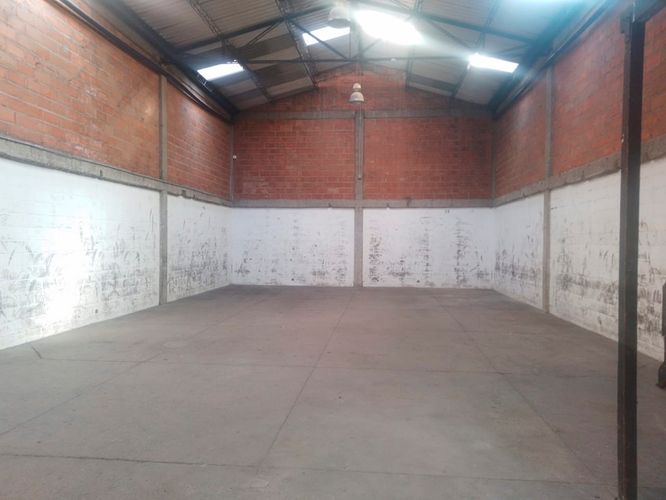 Bodega en arriendo en El Chagualo, Medellín, 500 m² · foto 10 de 20