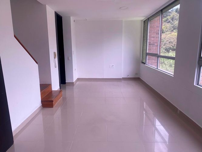 Oficina en arriendo en El Poblado, Medellín, 90 m² · foto 3 de 18