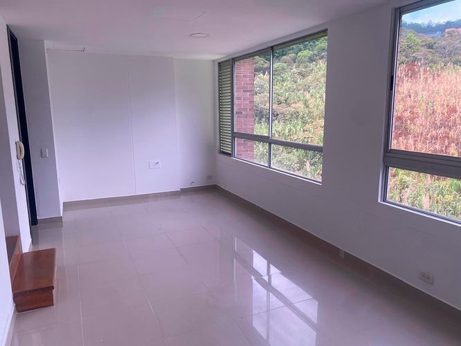 Oficina en arriendo en El Poblado, Medellín, 90 m² · foto 8 de 18