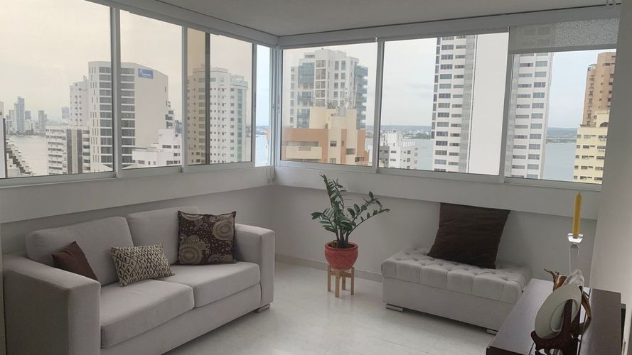 Apartamento de 3 alcobas en venta en Bocagrande, Cartagena, 178 m² · foto 2 de 21