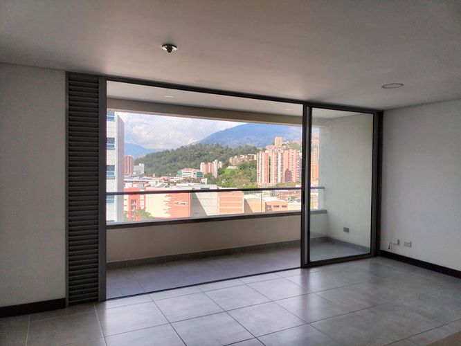 Apartamento de 2 alcobas en arriendo en El Poblado, Medellín, 85 m² · foto 2 de 17