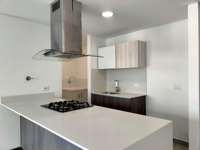 Apartamento de 2 alcobas en arriendo en El Poblado, Medellín, 85 m² · foto 4 de 17